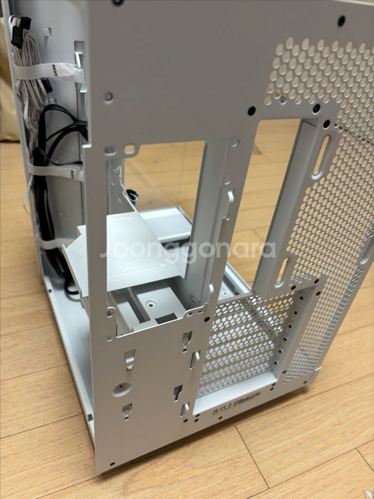 NZXT H6 RGB 케이스--4