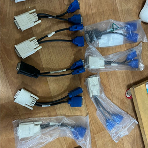 DVI to VGA 변환 젠더 여러개 일괄 모니터