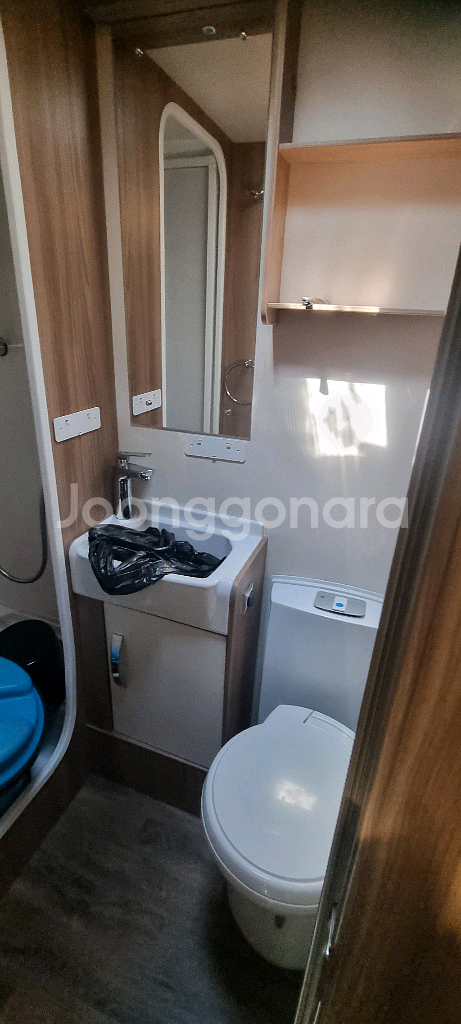 2021년식스위프트 어벤츄라 6td카라반팝니다--9