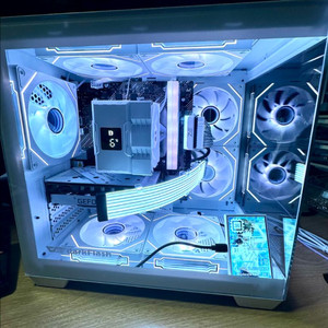 데스크탑 PC 컴퓨터 팝니다. 게이밍·영상편집·화이트