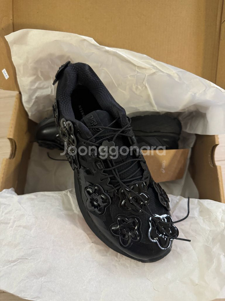 아식스 세실리아반센 콜라보 사이즈 235--3