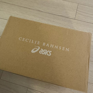 아식스 세실리아반센 콜라보 사이즈 235