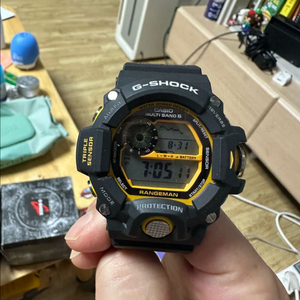 카시오 G-SHOCK 시계