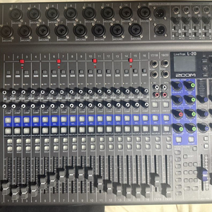 Zoom LiveTrak L-20 디지털 믹서