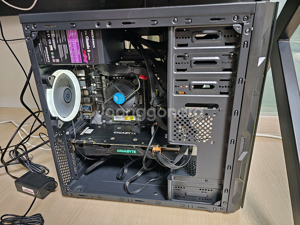 인텔 i7-8700 GTX 1070Ti 완본체 팝니다.--1