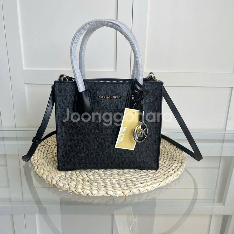 마이클코어스 머서 미디움로고 레더 크로스 블랙[새상품]--0