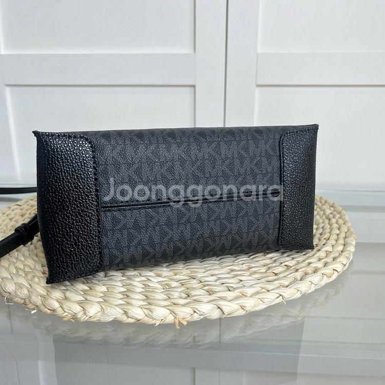 마이클코어스 머서 미디움로고 레더 크로스 블랙[새상품]--7