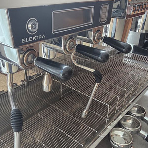 일렉트라 (중고 전시품) 커피머신 싸게 가져가세요!