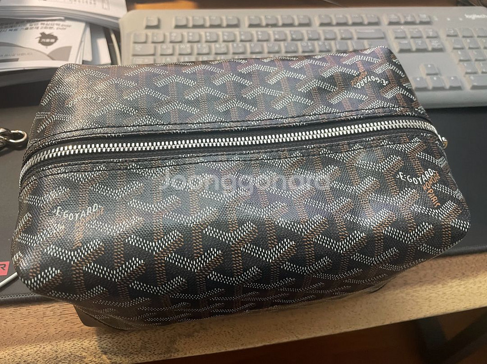 고야드 토일렛 파우치 팝니당 *이너백 있음*--0