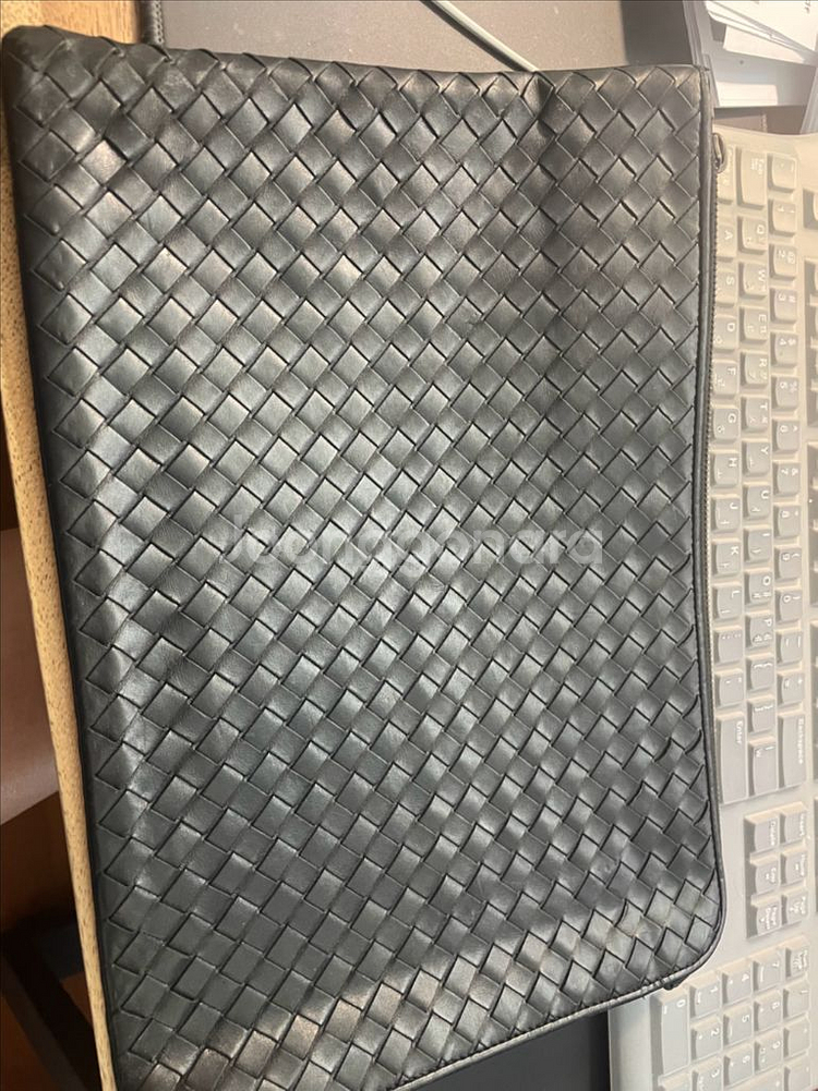 보테가베네타 클러치 팝니당--0