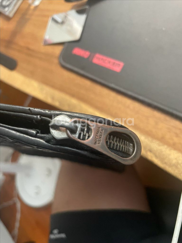 보테가베네타 클러치 팝니당--4