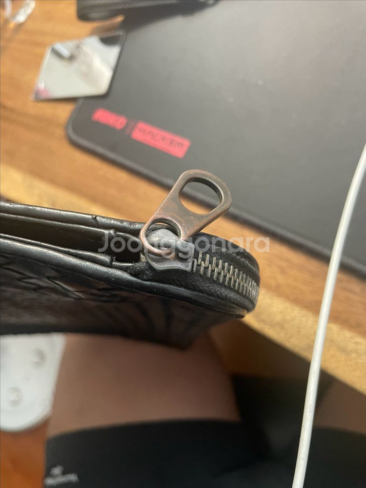 보테가베네타 클러치 팝니당--3