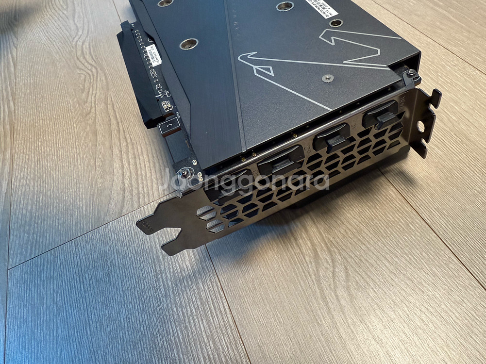 AORUS AMD Radeon RX 6750 XT--4