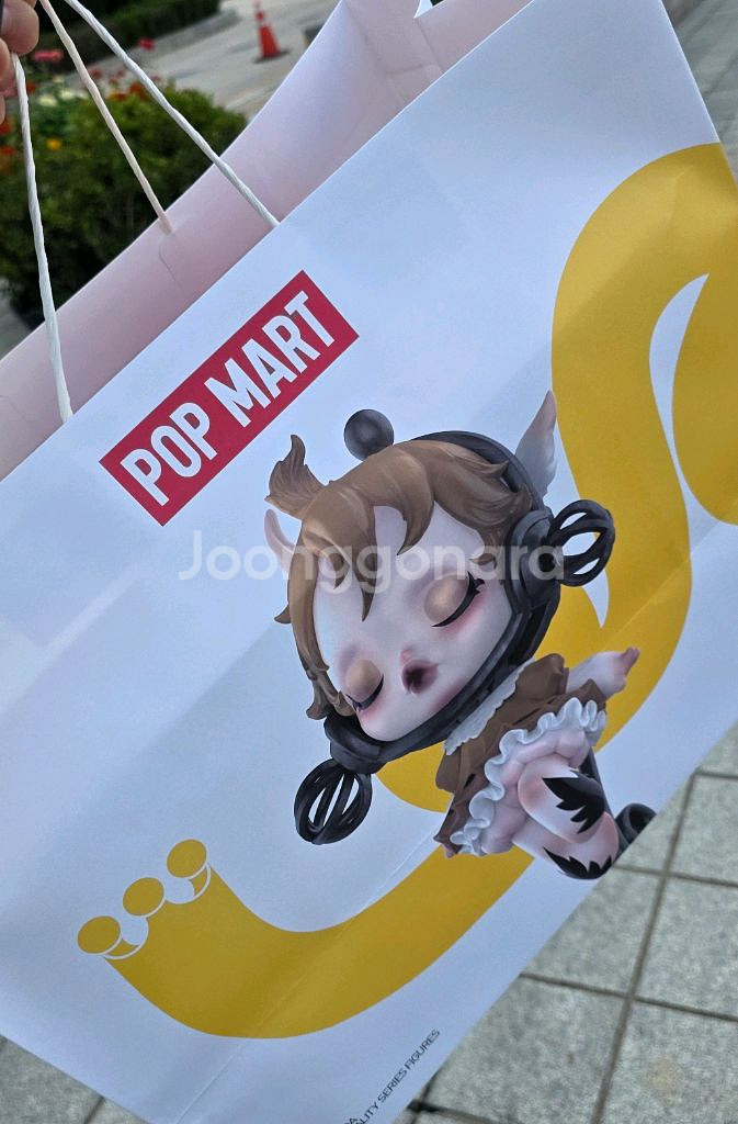 라부부 락더 유니버스 미개봉새상품 (택포/정품인증가능)--1