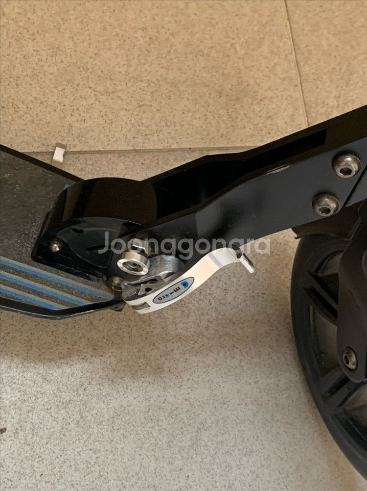 bmw 마이크로킥보드 (퀵보드)--3