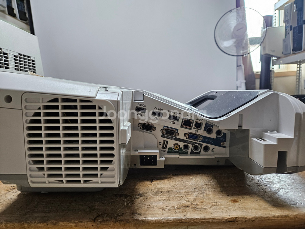 초단초점 교실 회의실 필수템 Epson EB 685W--2