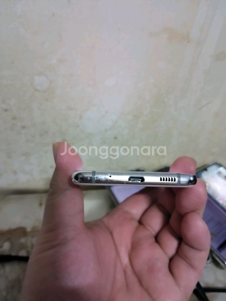 갤럭시 퀀텀2 팝니다--4