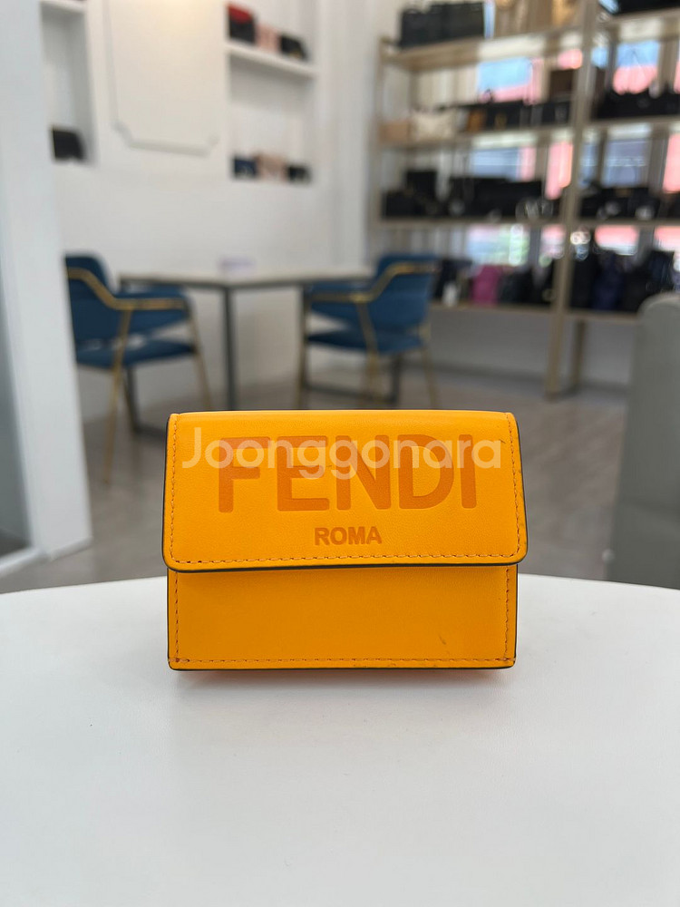 [중고명품럭스올 울산점] 펜디 마이크로 트리폴드 반지갑--0