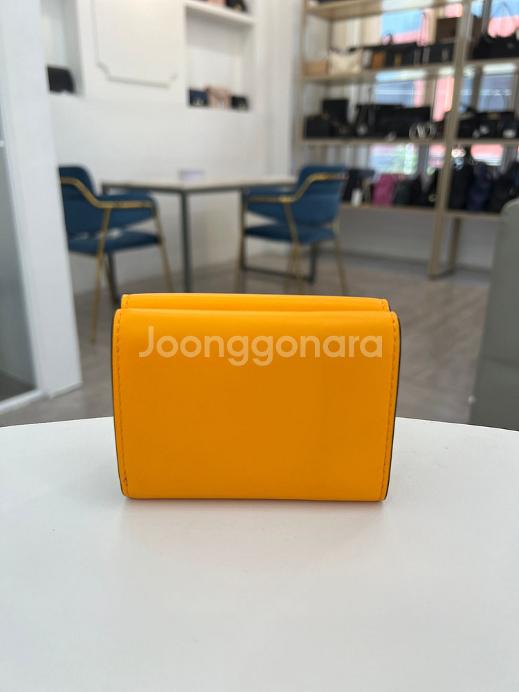 [중고명품럭스올 울산점] 펜디 마이크로 트리폴드 반지갑--2