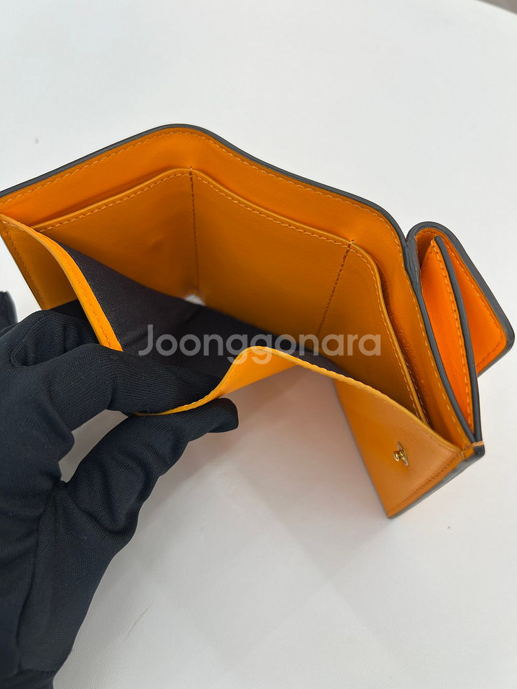 [중고명품럭스올 울산점] 펜디 마이크로 트리폴드 반지갑--6