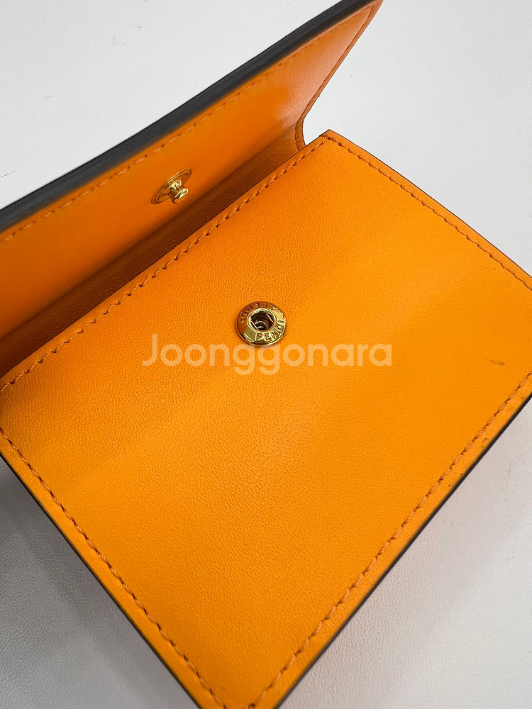 [중고명품럭스올 울산점] 펜디 마이크로 트리폴드 반지갑--7