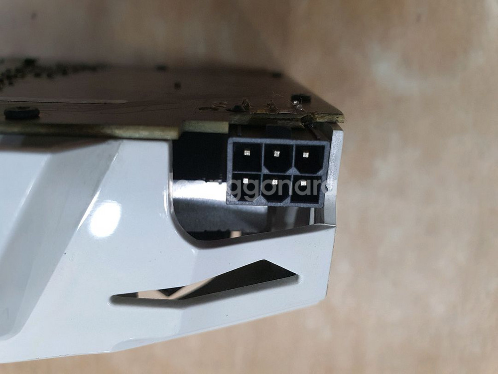 ASUS GTX 1060 3GB 화이트 그래픽카드--3