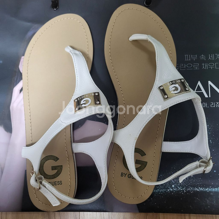 게스샌들<새제품>--0