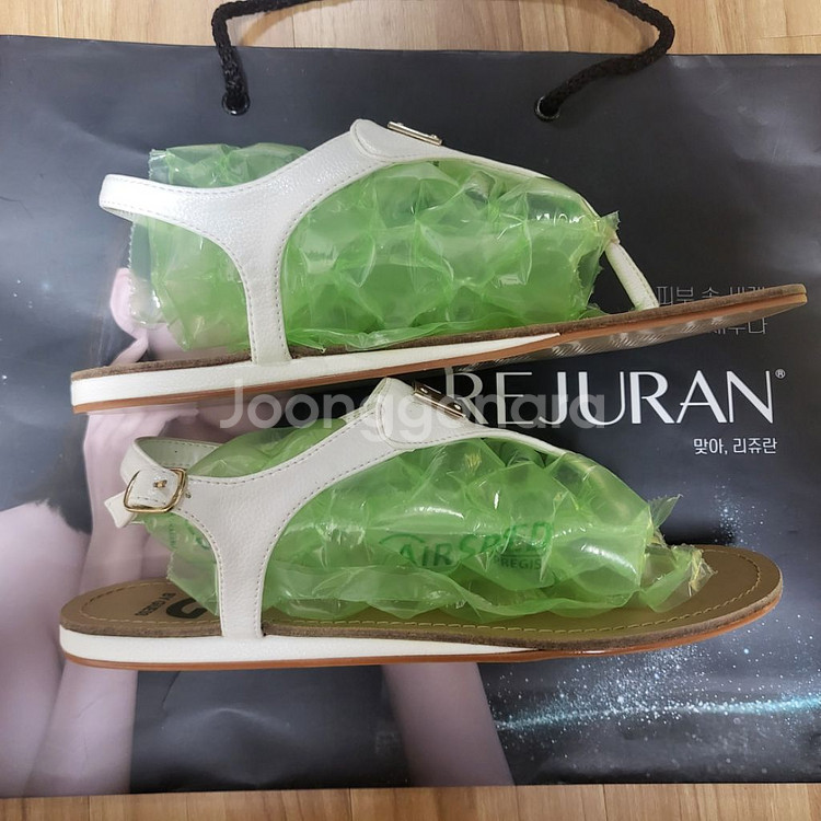 게스샌들<새제품>--7