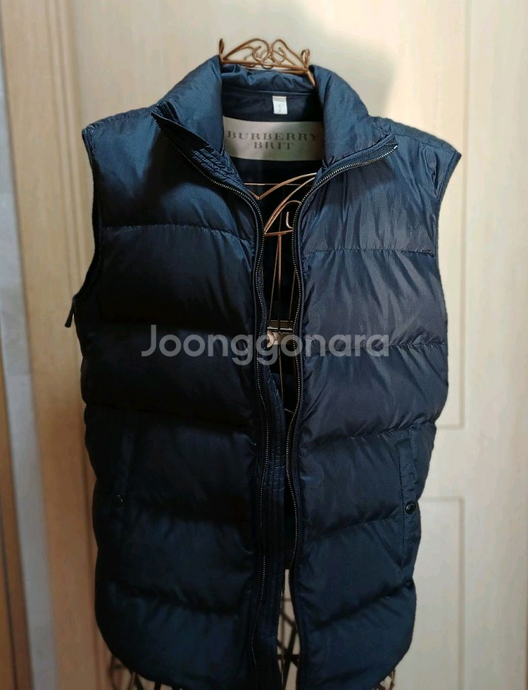 버버리 Brit 덕다운 패딩 조끼 S size--1
