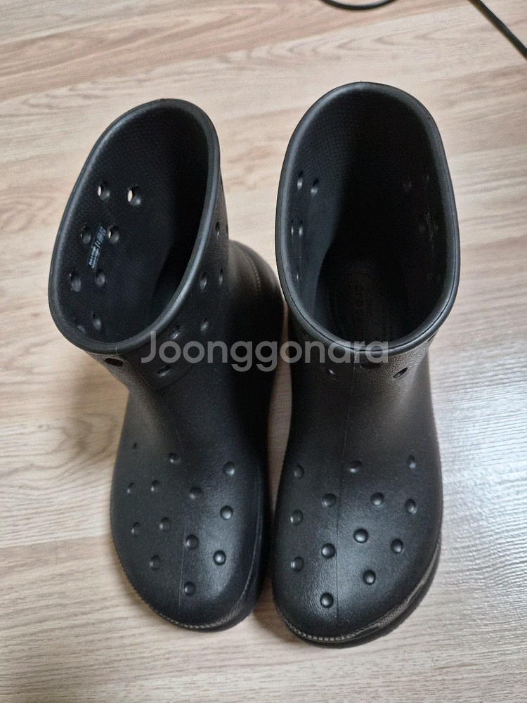 크록스 클래식 크러쉬 레인부츠--0