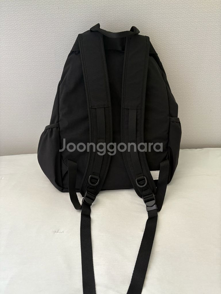 로우로우 스트링 백팩 750 블랙 색상--2