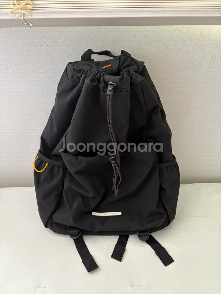 로우로우 스트링 백팩 750 블랙 색상--1