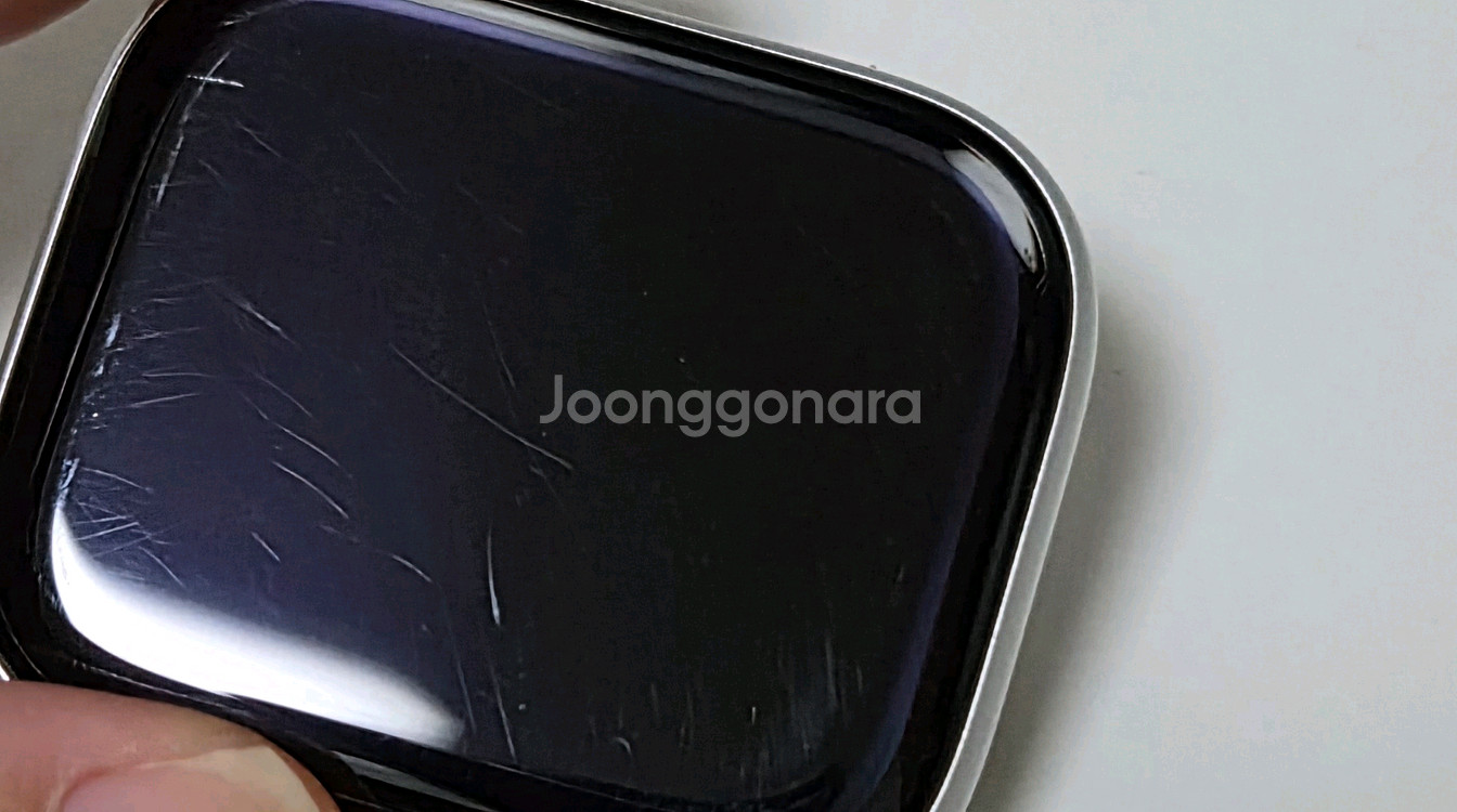 애플워치 10 실버 42mm gps 판매합니다--9
