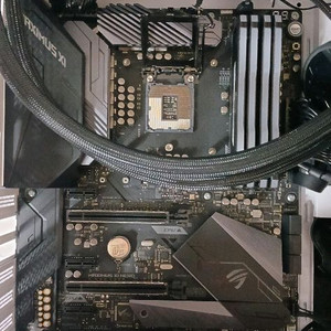 반본체 i9 9900k +xi hero z390