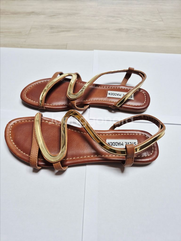 STEVE MADDEN BADEN 골드 플랫 샌들240--1
