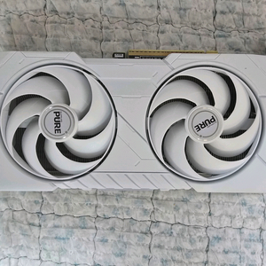 SAPPHIRE 라데온rx 9060 xt 16gb팝니다