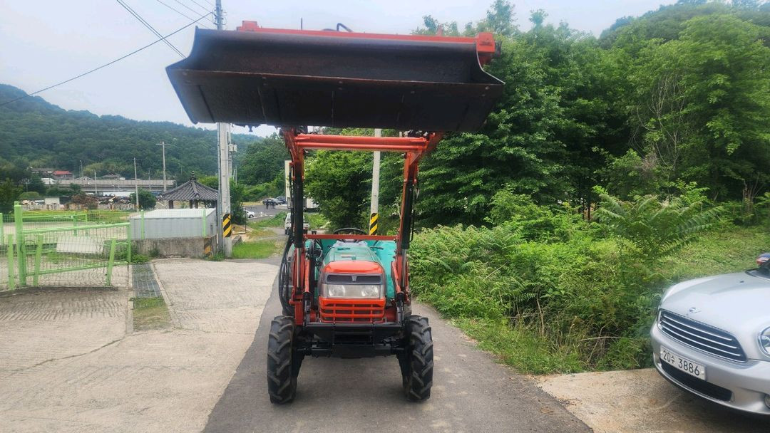 .판매물품 :대동트랙터38마력 초특가 판매 합니다. 이미지