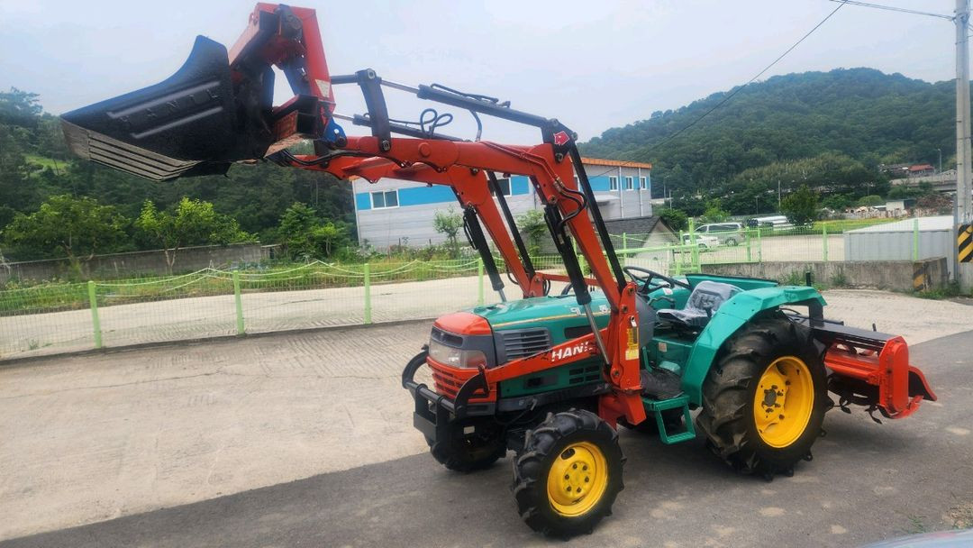 .판매물품 :대동트랙터38마력 초특가 판매 합니다. 이미지