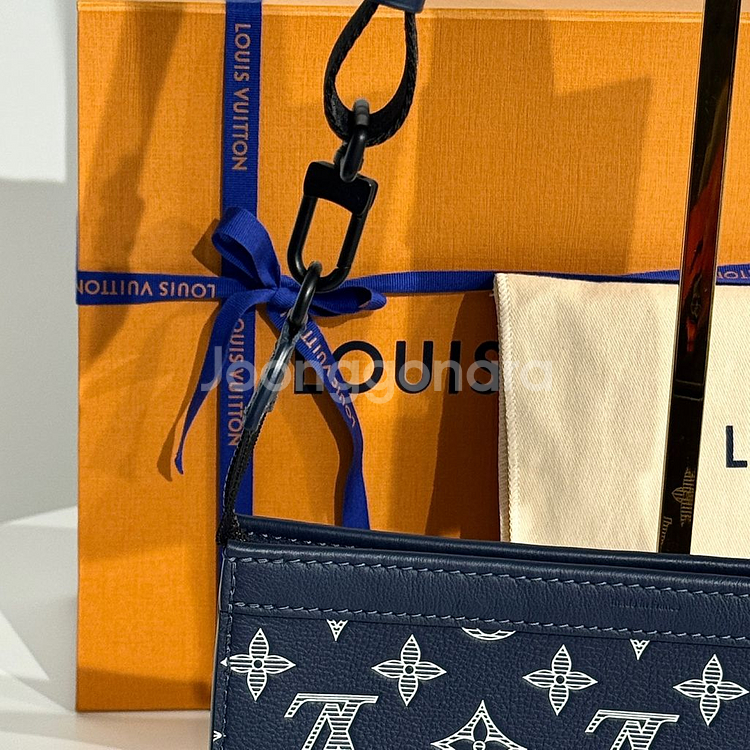 25SS 루이비통 모노그램 쉐도우 가스통 크로스백--9