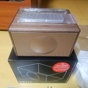 제네바 클래식S 윌넛 블루투스 스탠드 포함