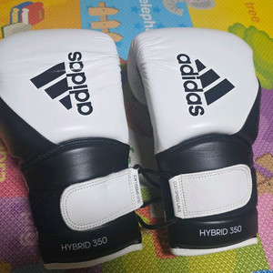 아디다스 하이브리드350 복싱 글러브 팝니다