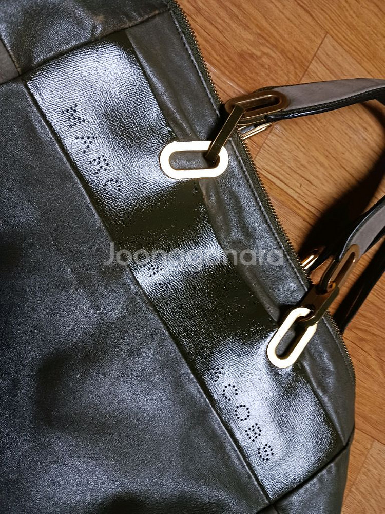 마크제이콥스 가죽 크로스 토드--1