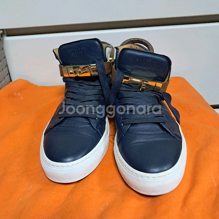 부세미 BUSCEMI 하이탑 스니커즈 42--0