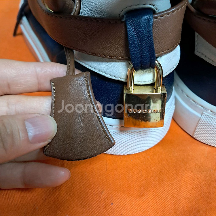 부세미 BUSCEMI 하이탑 스니커즈 42--5