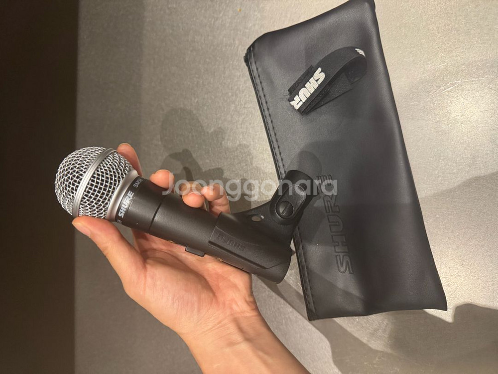 슈어 SM58 마이크입니다--1