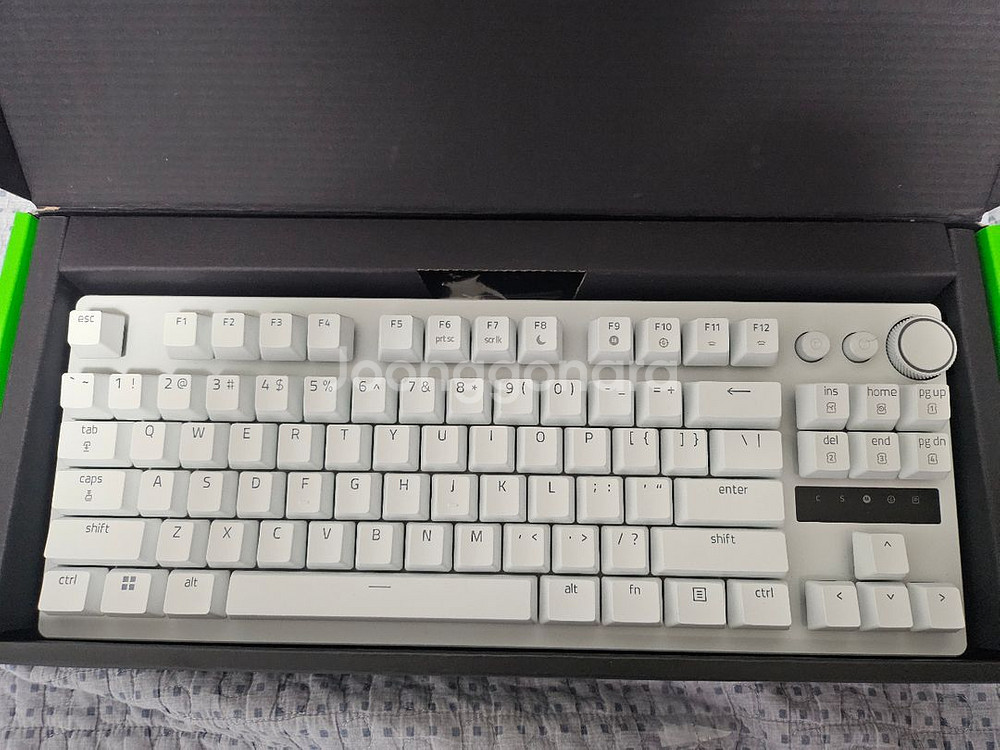 레이저 헌츠맨 V3 pro tkl 화이트 팝니다--0