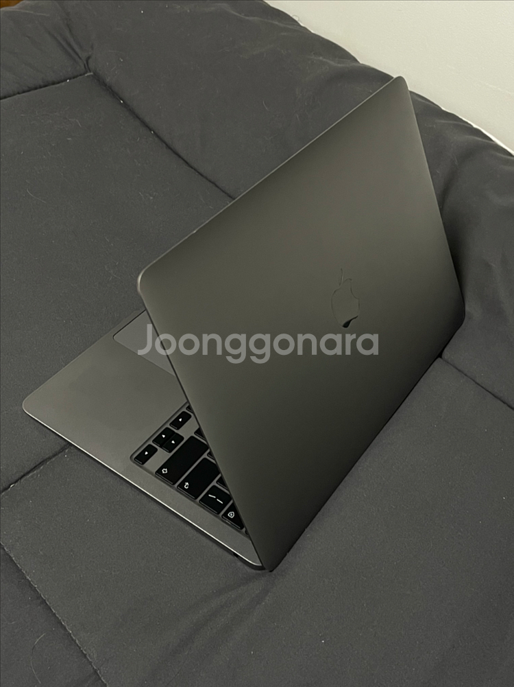 MacBook Air (Retina, 13-inch,--4