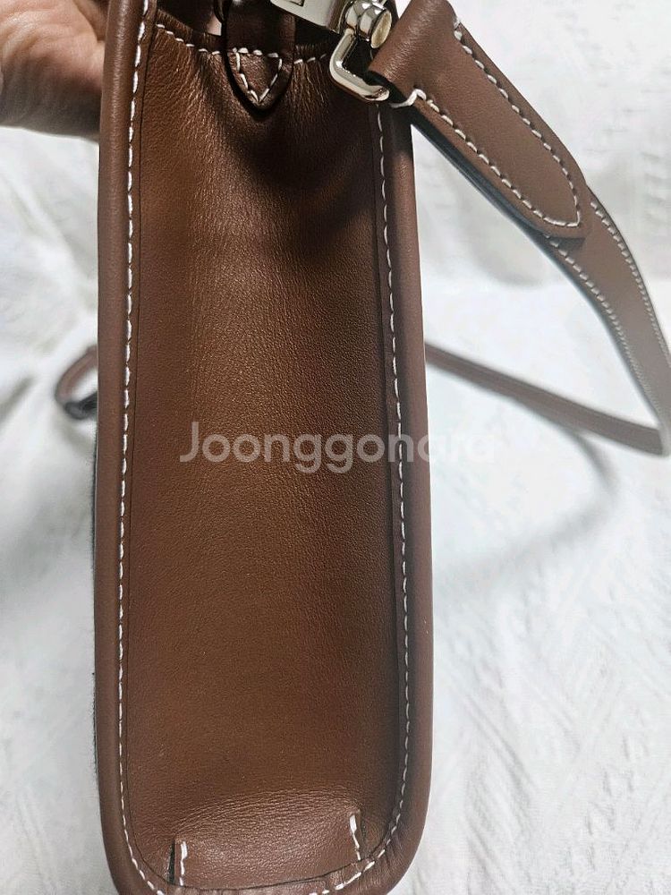 (정품)버버리 미니포켓 토트백 블랙 탄--4