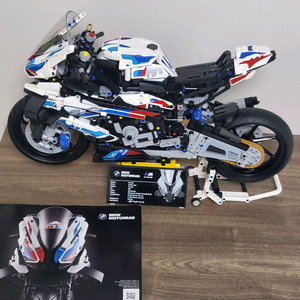 레고 테크닉 42130 BMW 입니다