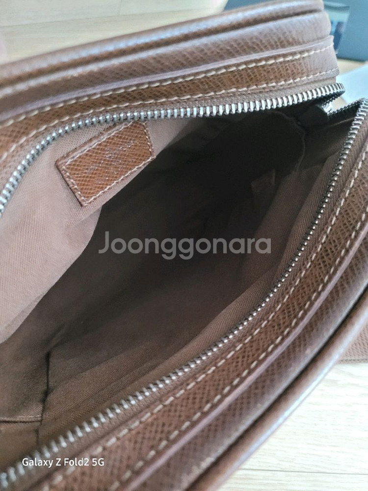 루이비통 타이가 메신저 크로스 백--6